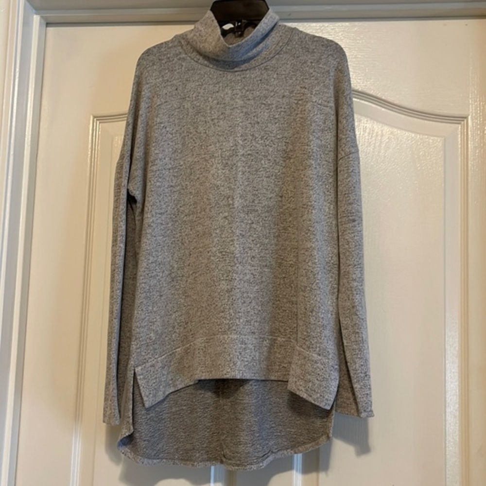 Derek ❤️ heart sweater size M